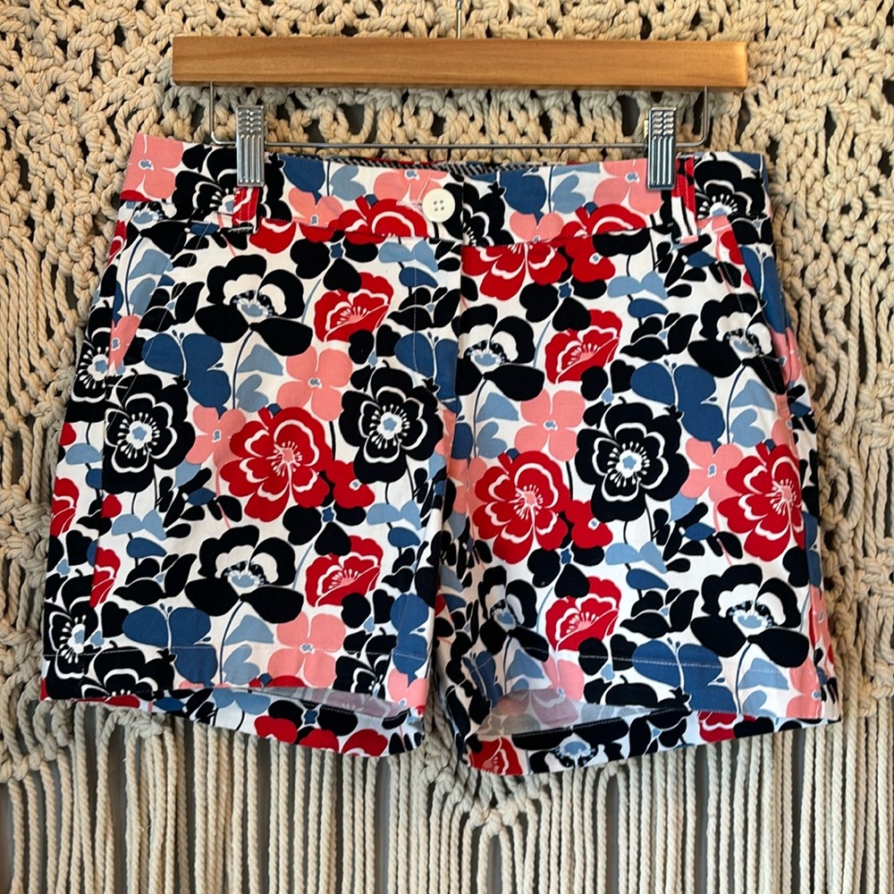 Crown & Ivy Redd & Blue Floral Classic Chino Shorts